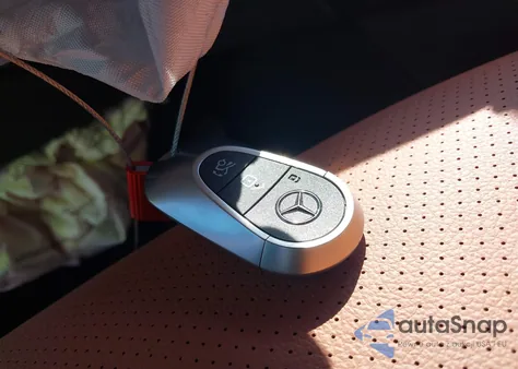 2025 Mercedes-Benz Glc 350E 4Matic z USA, uszkodzony, nr VIN W1NKM5GB7SF286004